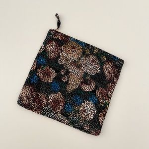 Floral clutch
